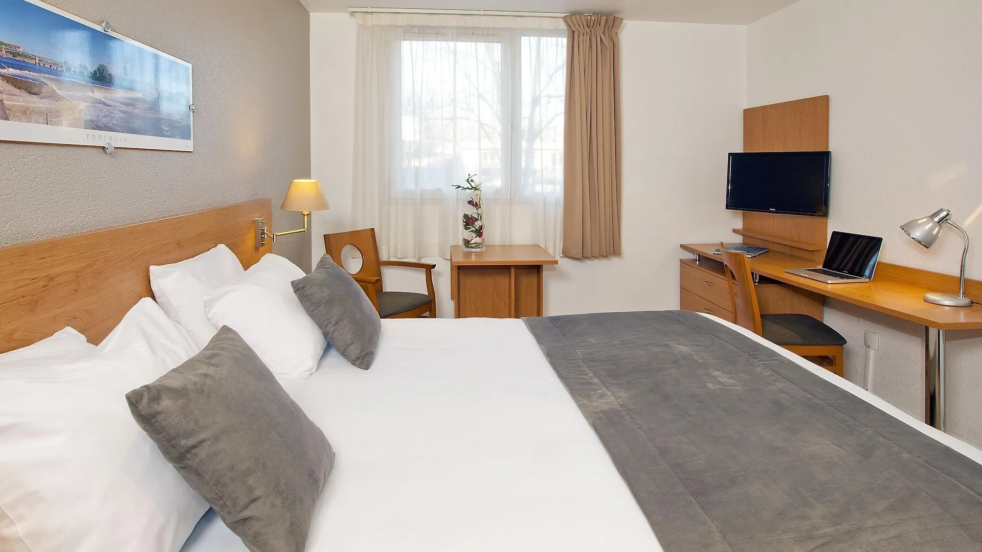 Sejours & Affaires Toulouse De Brienne Aparthotel